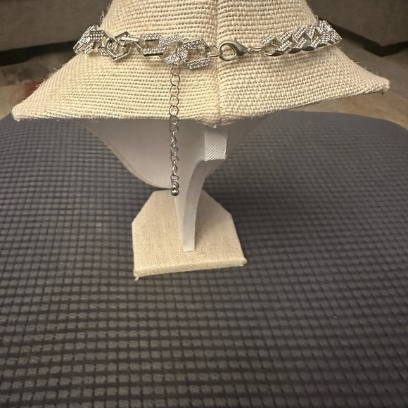 Silver Butterfly Necklace NEW - Picture 4 of 5